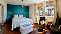 Whale Tails Hotel - 4-Star