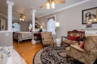 The Empress of Little Rock - Homestays