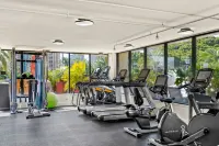 Luana Waikiki Hotel & Suites - Gym