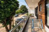 Lime Tree 2BHK Serviced Apartment - Bed and Breakfasts
