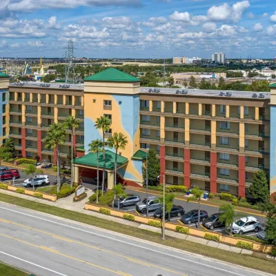 Bluegreen Vacations Orlando's Sunshine, Ascend Collection Resort Отели рядом с достопримечательностью «Колледж Валенсия»