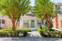 Charleston Oasis with Hot Tub, Mins to Dtwn - Alojamientos