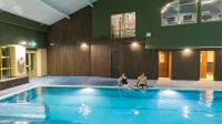 Newtown Park Hotel - С бассейном