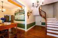 The Buckhorn - Lodging & Event Venue - 2-Star