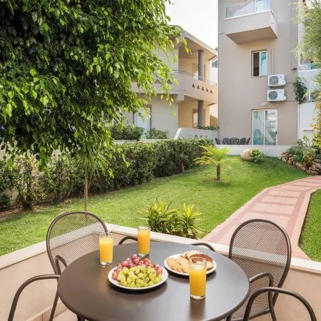 Elotis Suites