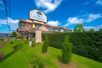Arbors at Island Landing Hotel & Suites - Mountain view
