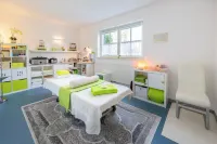 On the Allgäu Cycle Path, Quiet Apartment, with Bicycle Garage - 3-Star