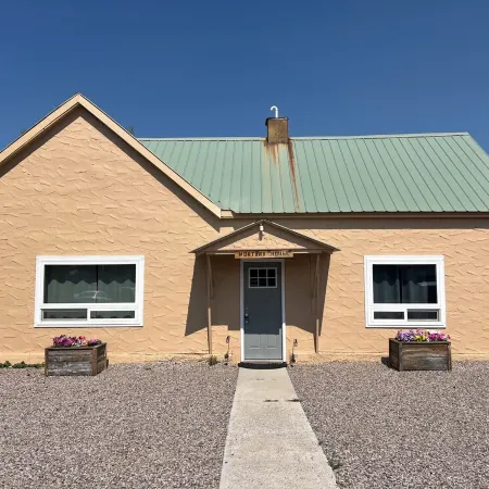 Montana House: 2 bedroom, 1 loft, 1 BR historic railroad house in Lima, Montana