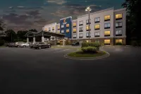 Comfort Suites New Bern Near Cherry Point - parking