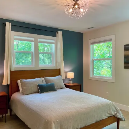 Renovated Cozy Cottage in Bryson City! Experience the Cool Smokies!