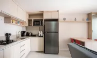 Studio in a Condo w/ Pool 550m From Beach Tor0407 - 2-stjärniga