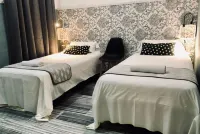 Hostal Boutique Khronos - parking