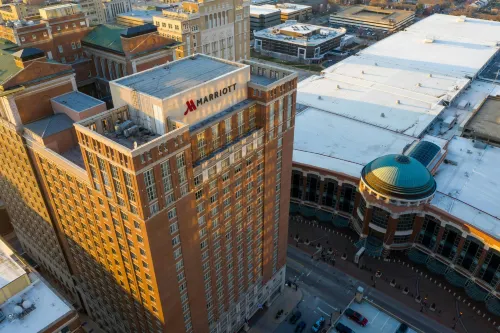 Marriott St. Louis Grand - parking