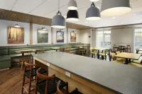 Fairfield Inn & Suites Raleigh-Durham Airport/Research Triangle Park - Airport Shuttle