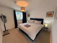 New 2BR Open Plan Bungalow With Free Parking - 3つ星