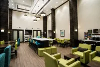 Hampton Inn & Suites by Hilton Regina East Gate - 2 estrellas