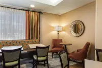Hampton Inn Waterville - breakfast