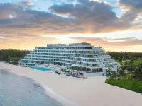 Goldwynn Resort & Residences Hotels near Saunders Beach