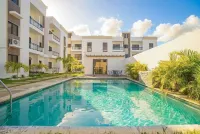 Modern 2BR Pool 5 Min to Coco Bongo Downtown - 3-Star