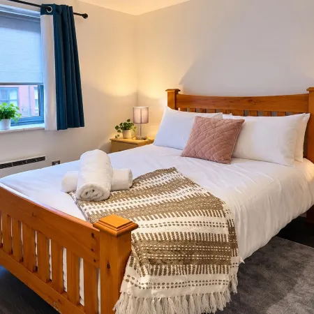 1-Bed - Sleeps 4 - Parking - Central Location