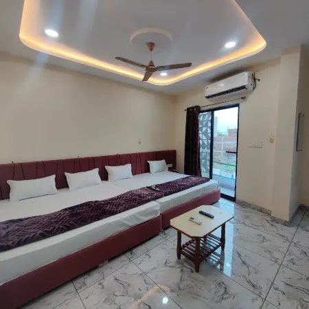 Hotel Vaibhav palace
