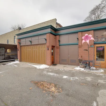 Bright Historic Apartment | 2 Blocks to Downtown