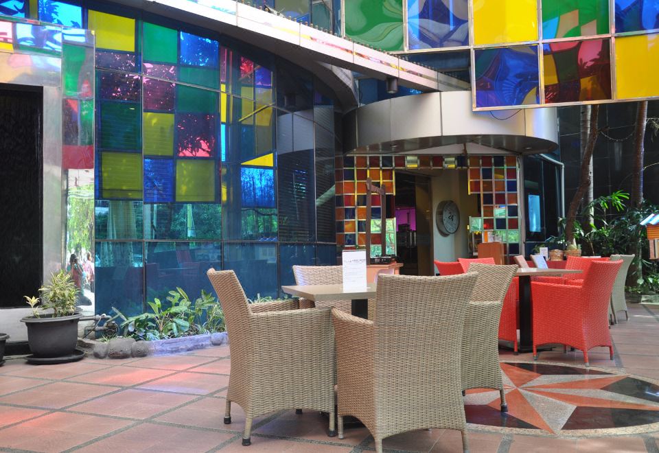 4. 페이브호텔 멕스..