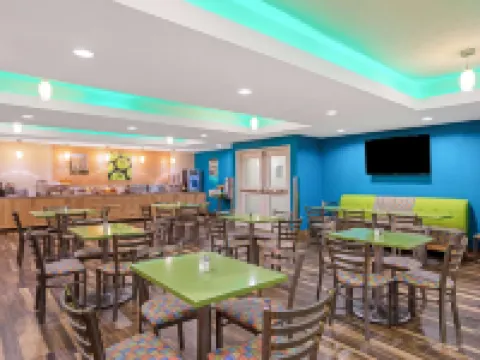 La Quinta Inn & Suites by Wyndham Grand Forks Hotels in Grand Forks