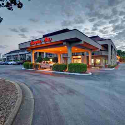 Hampton Inn Cleveland/Westlake Hotel Exterior