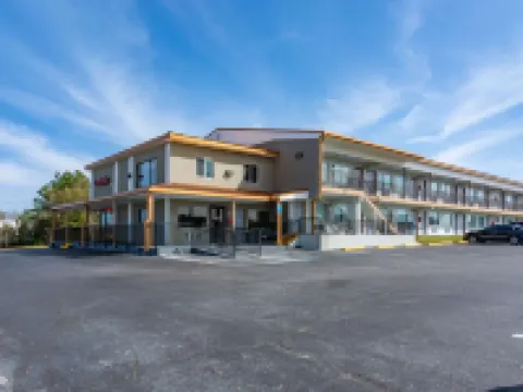 Econo Lodge Hotels in Crestview