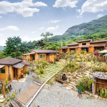 Muju Heukjip Jeongwon Pension