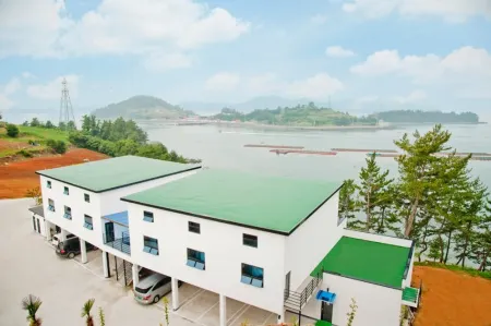 Goheung Geogeum Island Bed and Breakfast Отели в г. Кохын
