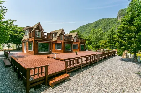 Pyeongchanggang Healing House Pension Отели рядом с достопримечательностью «Korea Botanic Garden»