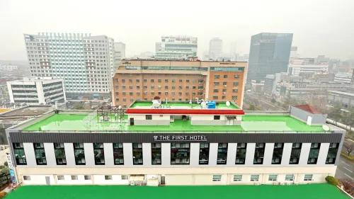 더 퍼스트 호텔