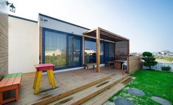 Jeju Dongmunbyeoljang Pension