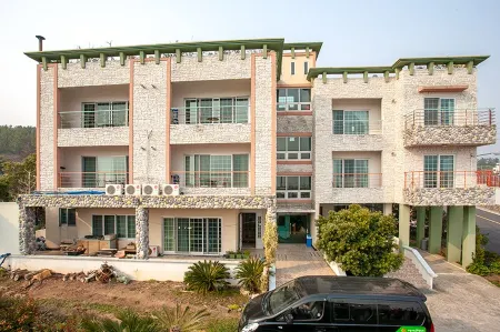 Nuyoungnayoung Pension Отели рядом с достопримечательностью «Bonte Museum»