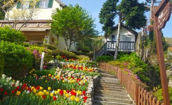 Namhae German Village Gelbe House Pension