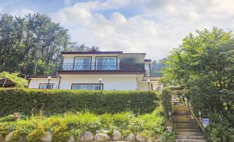 Tongyeong Yeonji Pension