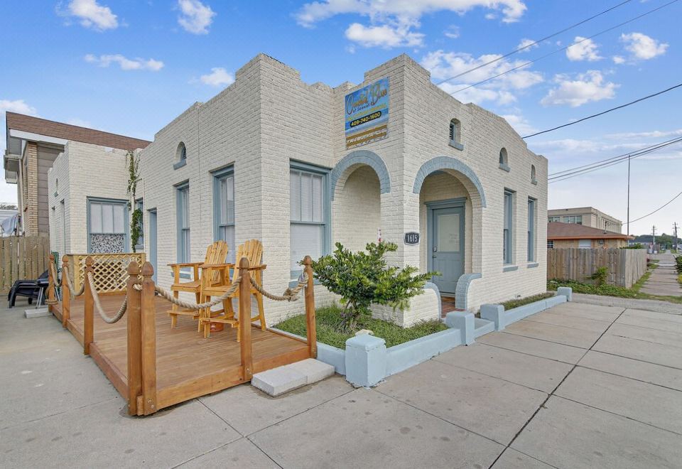 Coastal Blue at Seawall 3 Bedroom Home,Galveston Updated 2024 Reviews