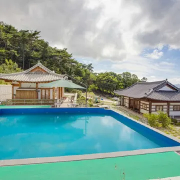 Wando Cheonghaejin Hanok Pension