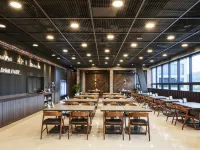 Bloomvista Hotel & Conference Hotels near Shigan Toki Gallery