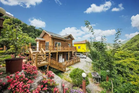 Gwangyang Four Seasons Story Pension Отели в г. Кванъян