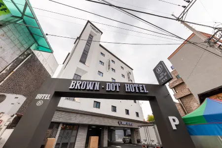 Cheonan Brown Dot Hotel Cheonan Station Отели в г. Чхонан