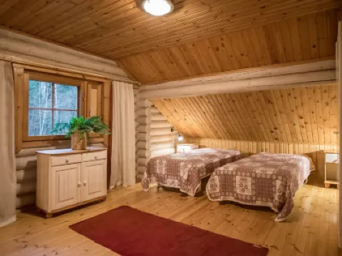 Karhunluola Hotels in 