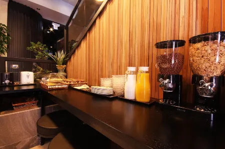 Hotel CoCo Отели рядом с достопримечательностью «Пусанхан-тэгё»