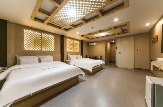 Andong Brown Dot and Andong Culture Street Branch Отели в г. Андон