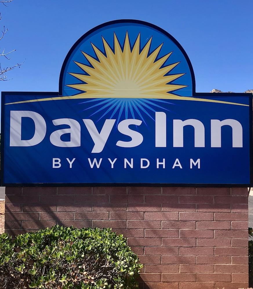 Days Inn by Wyndham Globe