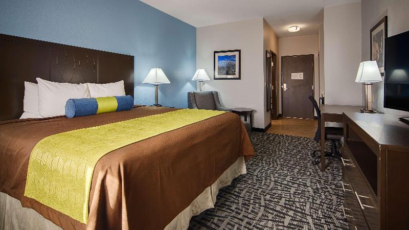 Best Western Plus Lonestar Inn & Suites