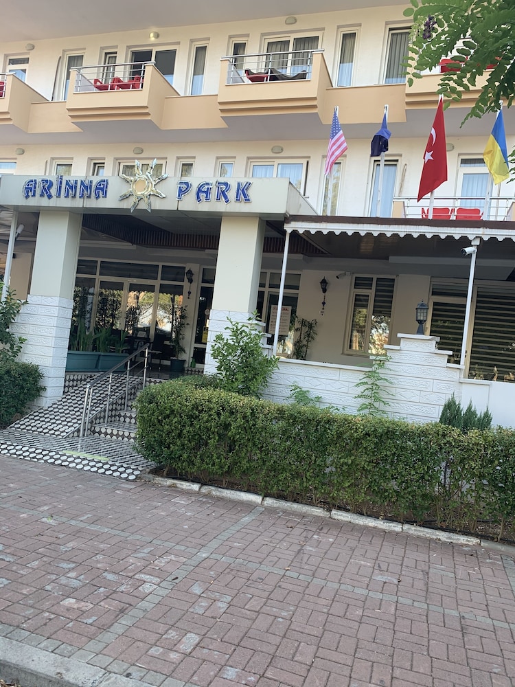 Arinna Park Hotel