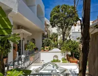 Albergo Gatto Bianco Hotels near Marina Piccola